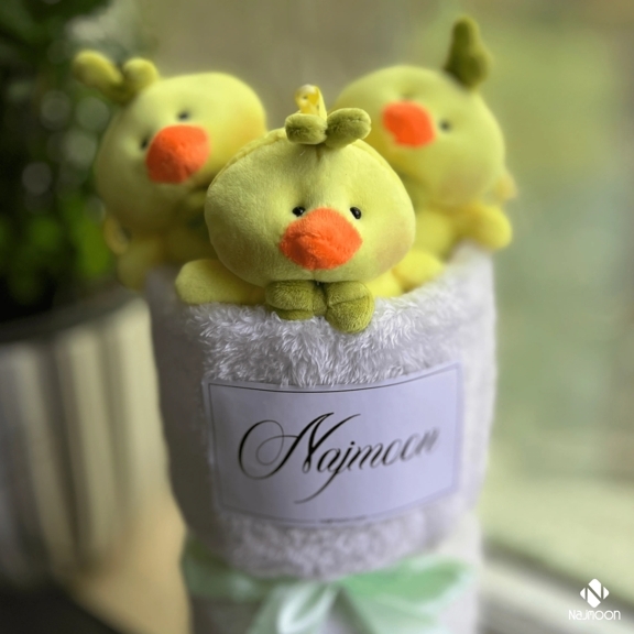  بوکت عروسکی جوجه و دستگل رومیزی با عروسک جوجه 